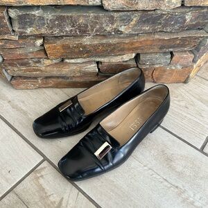 Gucci Women's Black Leather Loafers